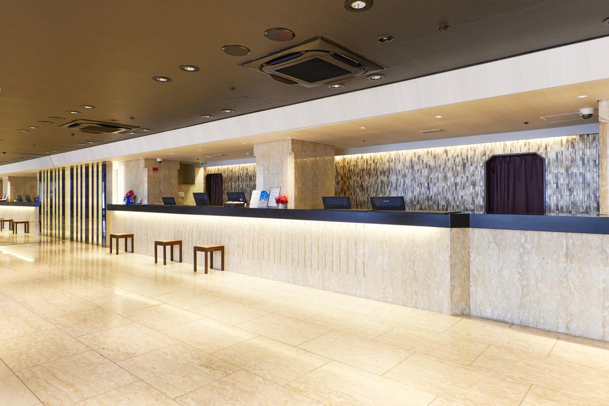 Hotel Consort Shin-Осака Екстериор снимка