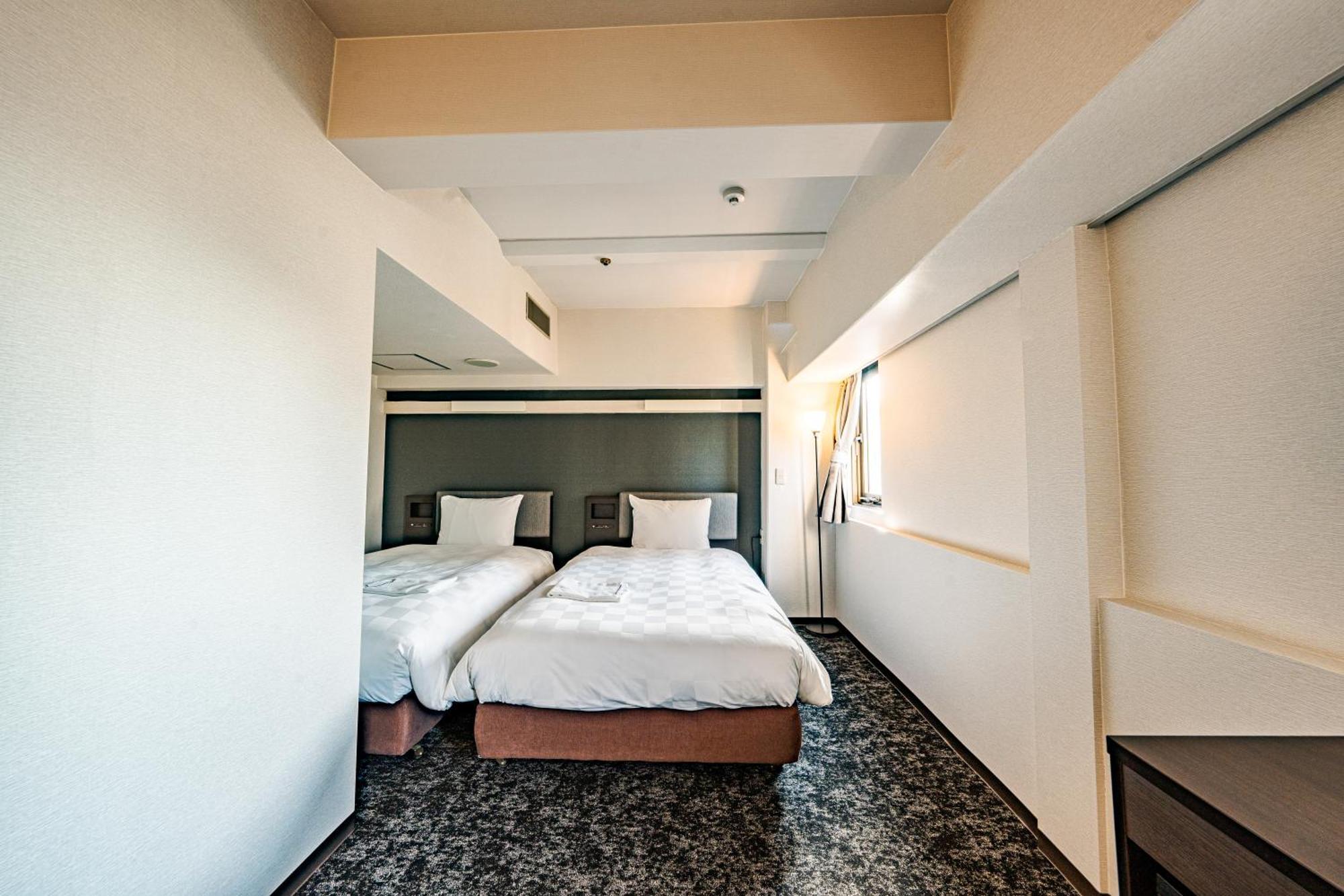 Hotel Consort Shin-Осака Екстериор снимка